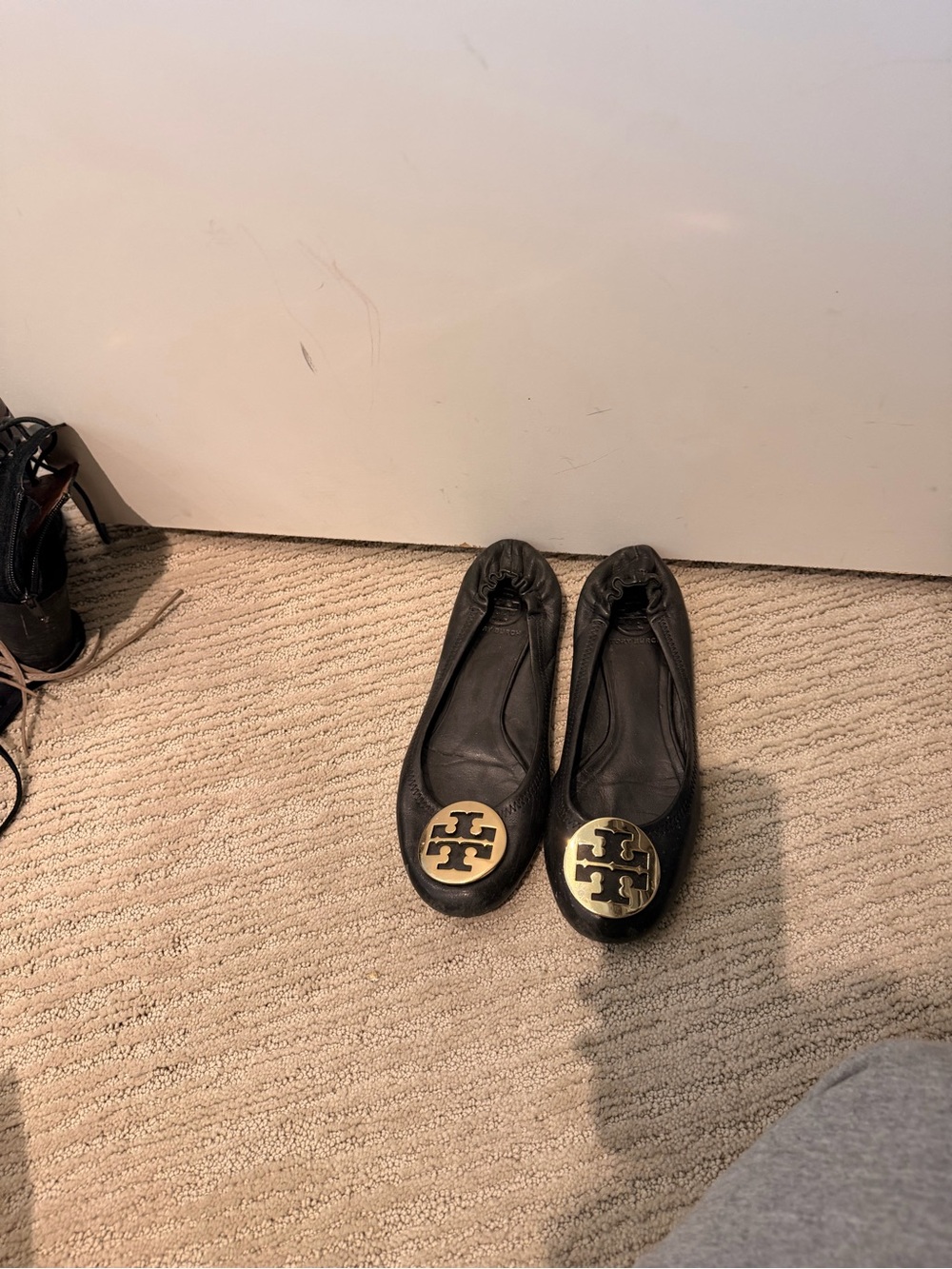 Tory Burch Black Leather Logo Round-Toe Ballet Flats